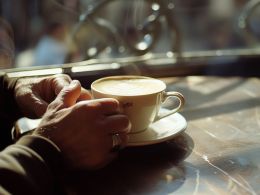 Las consecuencias de tomar demasiado café a partir de los 60 años