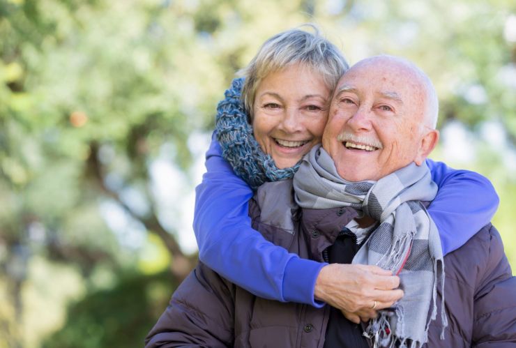 Claves para prevenir la depresión y subir el ánimo de las personas mayores en invierno